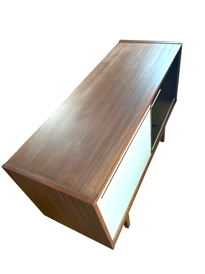 Człowiek z Komodo – Two-Door Sideboard