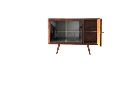 Człowiek z Komodo – Bursztynowy kredens z witryną